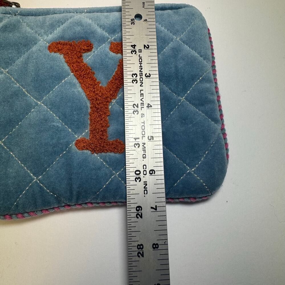 Hand‎ embroidered initial velvet pouch with tassel and the letter ‘Y’ - Picture 7 of 7